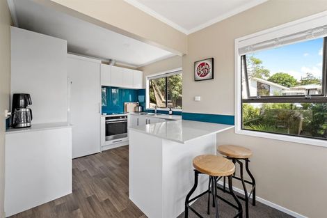 Photo of property in 10 Kenneth Hopper Place, Manly, Whangaparaoa, 0930
