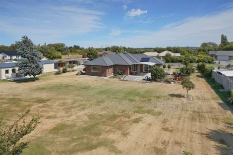 Photo of property in 17 Riverside Way, Amberley, 7410