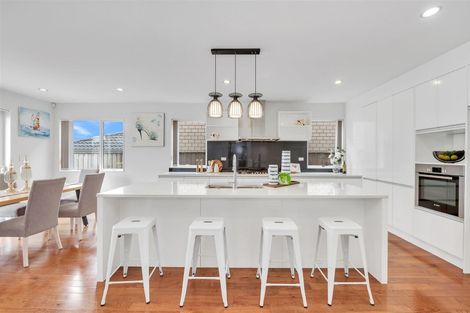 Photo of property in 7 Palazzo Close, Flat Bush, Auckland, 2019