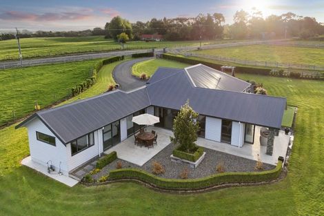 Photo of property in 208 Taipo Road, Rongotea, Palmerston North, 4476