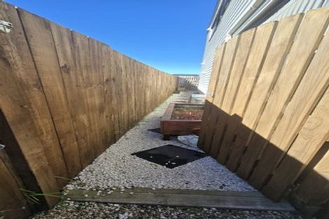 Photo of property in 2/5 Brandon Road, Glen Eden, Auckland, 0602