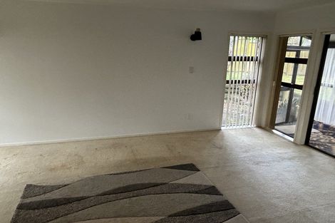 Photo of property in 18 Cornelian Crescent, Half Moon Bay, Auckland, 2012