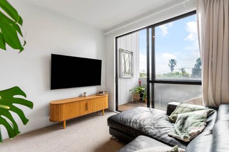 Photo of property in 8/2 Tahuhu Road, Mount Wellington, Auckland, 1062