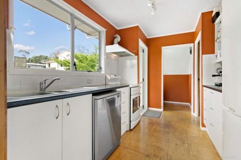 Photo of property in 30 Waari Avenue, Sunnyvale, Auckland, 0612