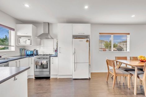 Photo of property in 33 Apple Orchard Way, Sunnyvale, Auckland, 0612