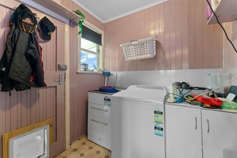 Photo of property in 2 Huntly Street, Foxton, 4814