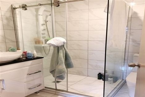 Photo of property in 318 Triangle Road, Massey, Auckland, 0614