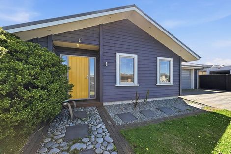 Photo of property in 37 Shadbolt Lane, Rolleston, 7614