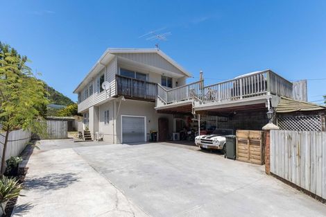 Photo of property in 6a Coates Street, Tawa, Wellington, 5028