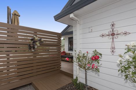 Photo of property in 3 Village Park Drive, Welcome Bay, Tauranga, 3112