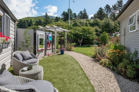 Photo of property in 48 Wairau Road, Picton, 7220