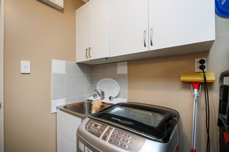 Photo of property in 27 Leander Place, Milson, Palmerston North, 4414