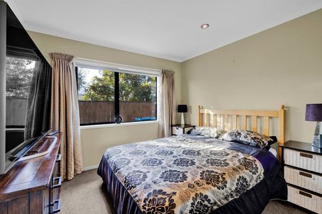 Photo of property in 12 Nikau Place, Hawera, 4610