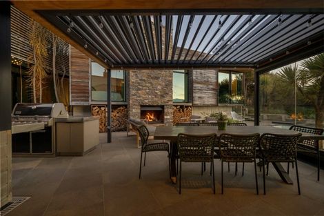 Photo of property in 10 Kanuka Rise, Albert Town, Wanaka, 9305