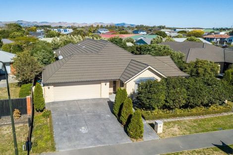 Photo of property in 6 Foresters Crescent, Parklands, Christchurch, 8083