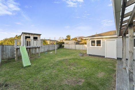 Photo of property in 27 Eatwell Avenue, Paraparaumu Beach, Paraparaumu, 5032