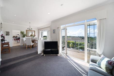 Photo of property in 19 Evelyn Road, Cockle Bay, Auckland, 2014