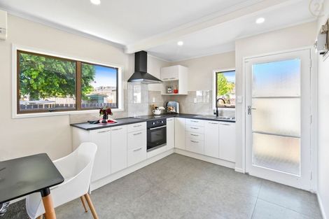 Photo of property in 4 Tilbrook Place, Papakura, 2110