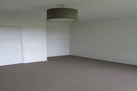 Photo of property in 40 Farquhar Road, Glendene, Auckland, 0602