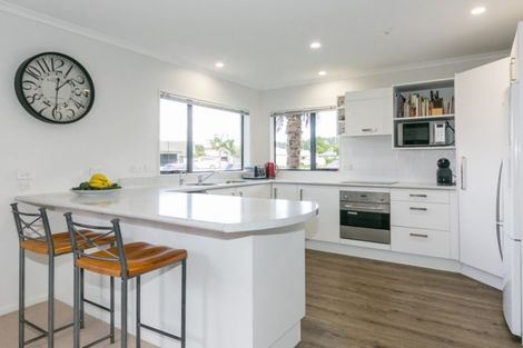 Photo of property in 40 Pukekura Place, Taradale, Napier, 4112