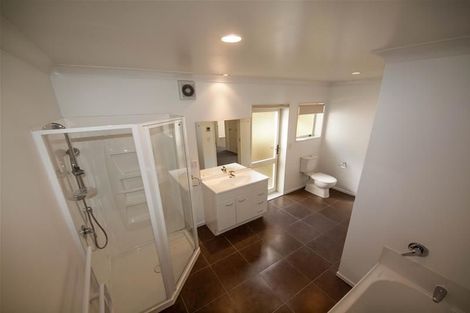 Photo of property in 18 Erlestoke Crescent, Churton Park, Wellington, 6037