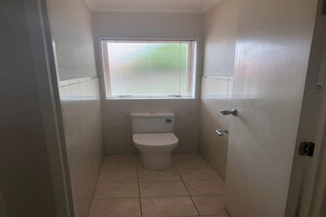 Photo of property in 23 Simon Owen Place, Golflands, Auckland, 2013