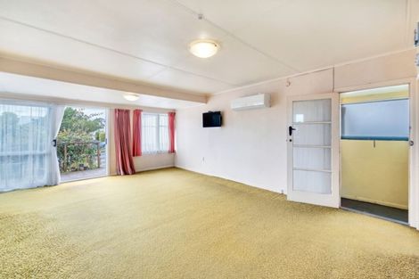 Photo of property in 3 Puriri Street, Helensville, 0800