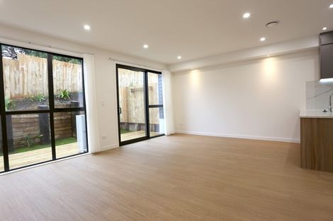 Photo of property in 13d King Richard Place, Browns Bay, Auckland, 0630