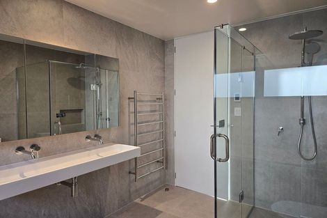 Photo of property in 4 Queensway, Three Kings, Auckland, 1024