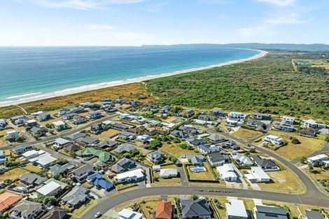 Photo of property in 11 Kihi Place, Ruakaka, 0116