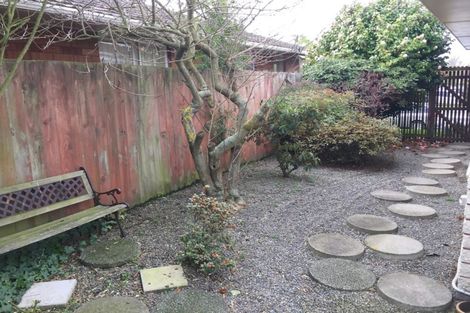 Photo of property in 28 Solway Avenue, Ilam, Christchurch, 8041