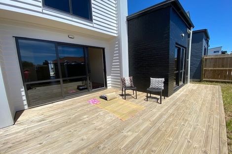 Photo of property in 10 Tapuwae Way, Mangere Bridge, Auckland, 2022