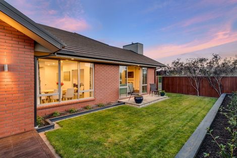 Photo of property in 18 Westpark Drive, Burnside, Christchurch, 8053