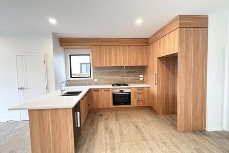 Photo of property in 11 Aramata Road, Papakura, 2110