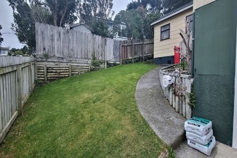 Photo of property in 142 Mark Avenue, Grenada Village, Wellington, 6037