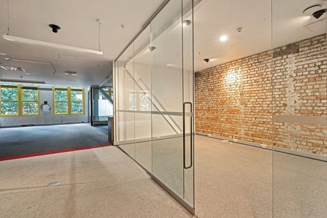 Photo of property in 44a Queen Street, Northcote Point, Auckland, 0627