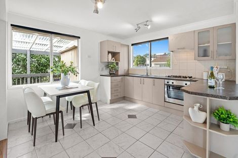 Photo of property in 21 Celeste Place, Totara Vale, Auckland, 0627