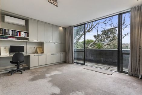 Photo of property in 4 Ronaki Road, Mission Bay, Auckland, 1071