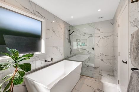 Photo of property in 18 Glengarry Avenue, Manly, Whangaparaoa, 0930