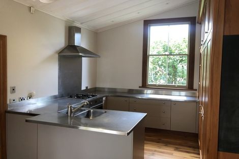 Photo of property in 31 Forest Lake Road, Forest Lake, Hamilton, 3200