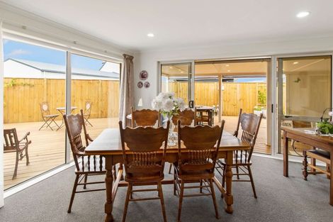 Photo of property in 98 Rosalie Terrace, Kelvin Grove, Palmerston North, 4414