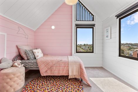 Photo of property in 71 Heta Road, Highlands Park, New Plymouth, 4312