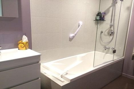 Photo of property in 8 Kennedy Crescent, Wanaka, 9305