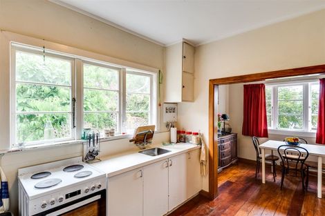 Photo of property in 45 Chaucer Road, Hospital Hill, Napier, 4110