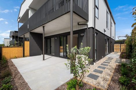 Photo of property in 1/3 Parapara Place, Albany, 0632