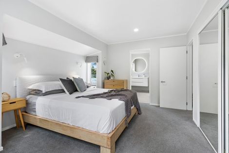 Photo of property in 5 Whale Cove, Stanmore Bay, Whangaparaoa, 0932