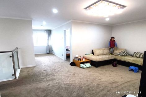 Photo of property in 73 Rosewell Crescent, Flat Bush, Auckland, 2019