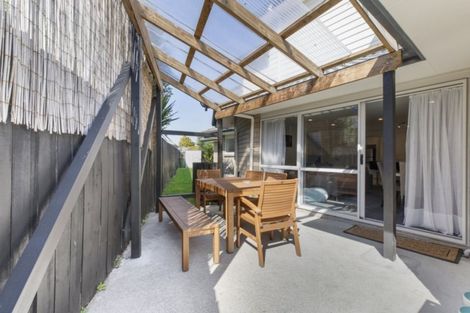 Photo of property in 20a Sutton Crescent, Papakura, 2110
