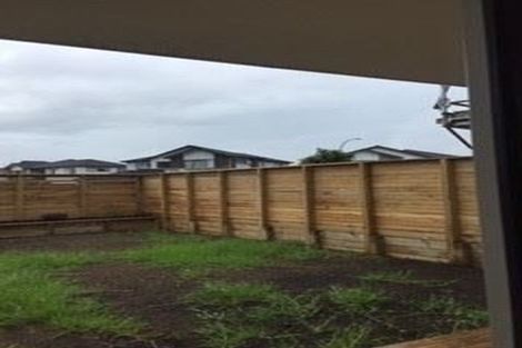 Photo of property in 101 Bordeaux Parade, Te Atatu South, Auckland, 0610