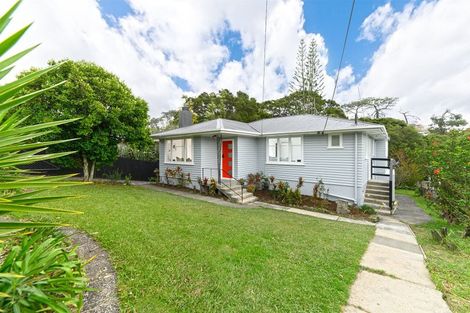 Photo of property in 30 Glen Marine Parade, Glendene, Auckland, 0602